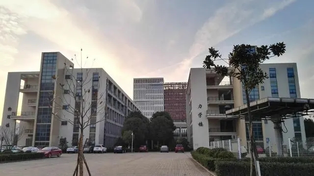 武汉理工大学